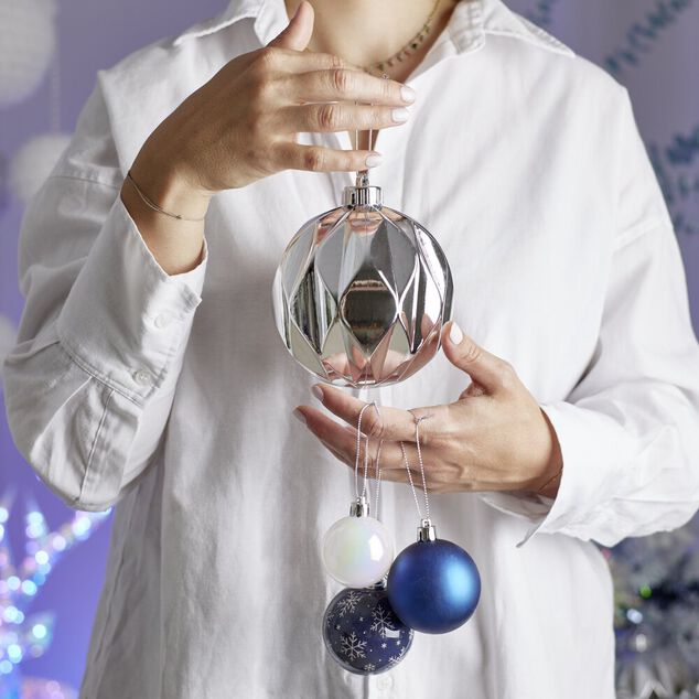 Boule de No&euml;l origami argent&eacute; ou bleue &Oslash;12cm - 2 coloris