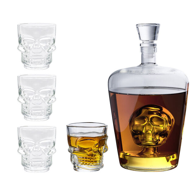Coffret rhum carafe et verre x4 design tête de mort