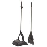 Pelle et balayette aéroport en plastique noir