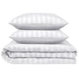 Parure de lit 2 personnes 260x240cm satinée à rayures (2 modèles noir ou blanc)