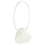 Embrasse aimant&eacute;e forme coeur coloris ivoire