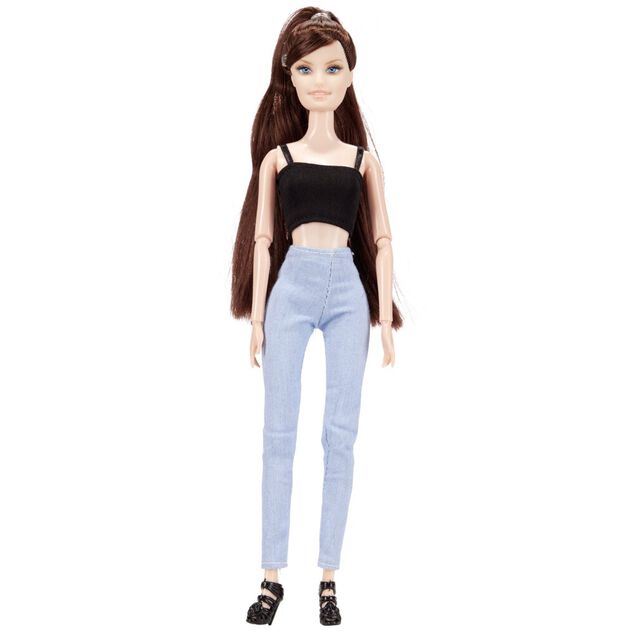 Poup&eacute;e mannequin avec ses accessoires - 2 mod&egrave;les