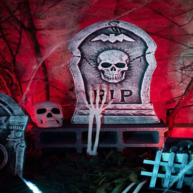 Kit d&eacute;coration cimeti&egrave;re Halloween 24 pi&egrave;ces