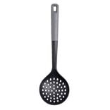 &Eacute;cumoire en plastique noir et gris L.35,5cm