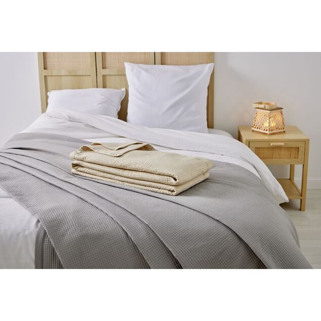 Couvre lit 220x240cm effet nid d'abeille polyester