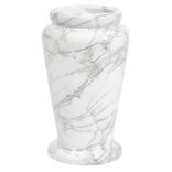 Vase fun&eacute;raire marbre blanc &Oslash;15,5xH26,5cm