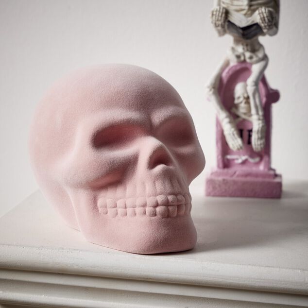 D&eacute;coration velours Halloween t&ecirc;te de mort pastel rose 12x11xH16cm