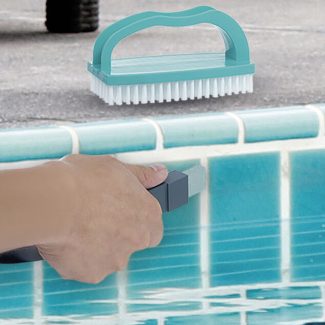 Brosse multifonctions pour piscine