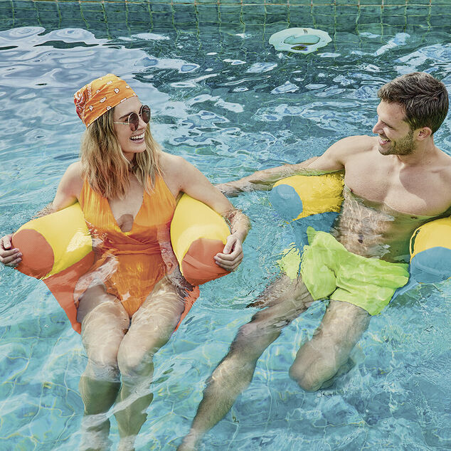 Fauteuil de piscine microbilles orange ou bleu 68x68x&Oslash;18cm