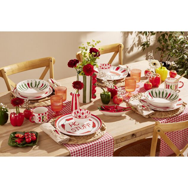 Assiette de pr&eacute;sentation porcelaine forme poivron vert 15x15cm