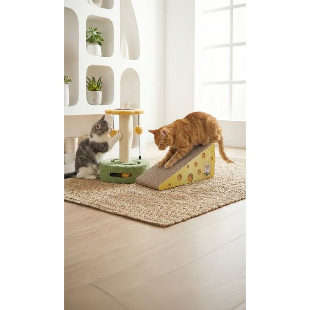 Grattoir pour chat forme fromage en carton 36x16xH17cm