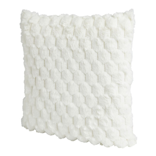 Coussin carr&eacute; toucher peluche 40x40cm - 4 mod&egrave;les