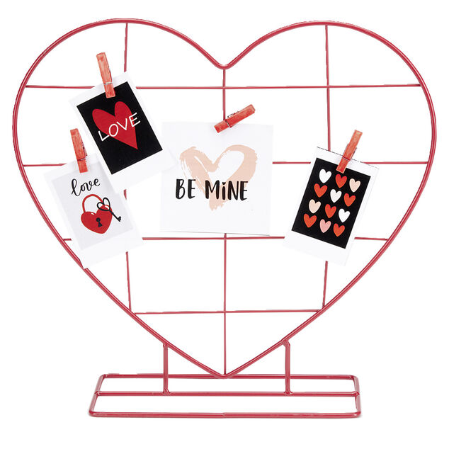 Pêle mêle à poser métal forme coeur rouge avec 4 pinces 34x10xH31cm