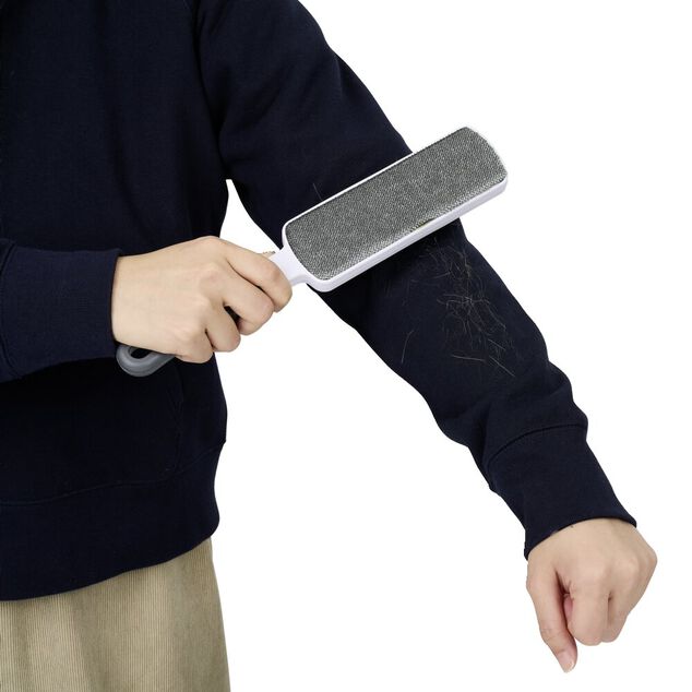 Brosse attrape poils plate auto nettoyante double face