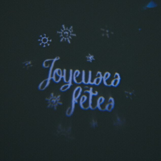 Projecteur ext&eacute;rieur LED solaire No&euml;l motifs anim&eacute;s