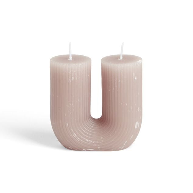 Bougie lettre U marron fonc&eacute; 6x4xH9cm