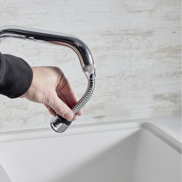 Embout robinet brise-jet flexible