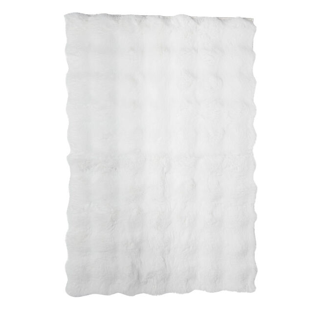 Plaid fausse fourrure 130x160cm noir ou blanc