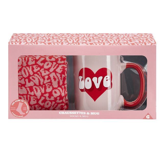 Coffret cadeau mug fa&iuml;ence LOVE et 1 paire de chaussettes assorties