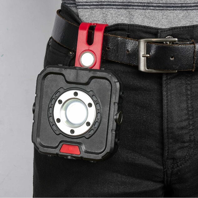 Lampe LED brico Profilex aimant&eacute;e multifonctions noire et rouge