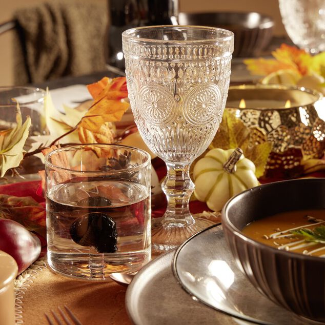 Verre &agrave; pied motif baroque 310ml H17cm