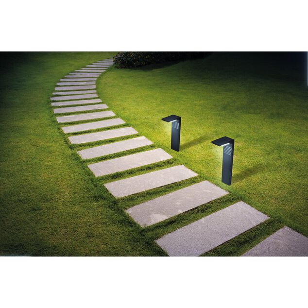 Borne solaire &agrave; planter en plastique noir forme spot 30LED 16x9xH58,5cm