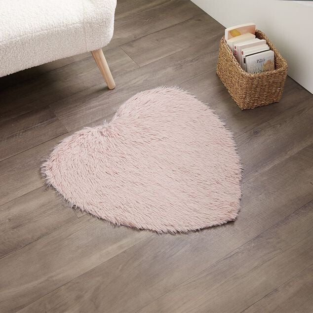 Tapis coeur effet fourrure rose ou beige 60x60cm
