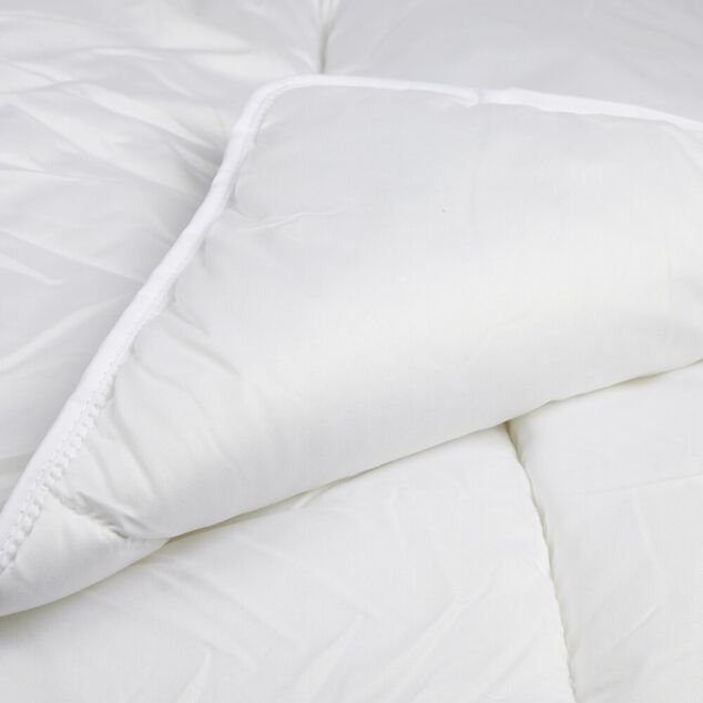 Couette temp&eacute;r&eacute;e 1 personne lavable &agrave; 95&deg;C polyester blanc 140x200cm