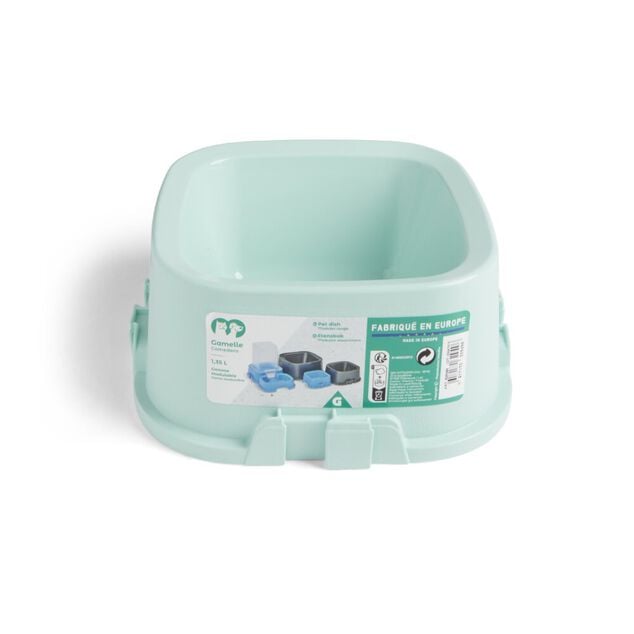 Gamelle carr&eacute;e pour chien plastique vert 1,35L - 21,5x21,5xH.9,4cm
