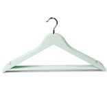 Lot de 5 cintres en bois et m&eacute;tal 44,5x23cm - 4 coloris