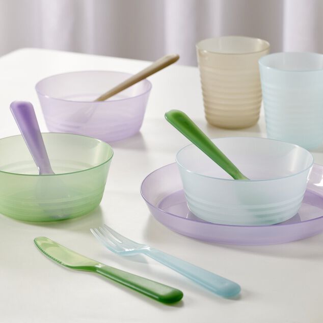 Lot de 4 assiettes enfant plastique color&eacute; &Oslash;18,5cm