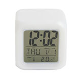 Réveil cube LED multicolore à piles 7,8x7,8x7,8cm