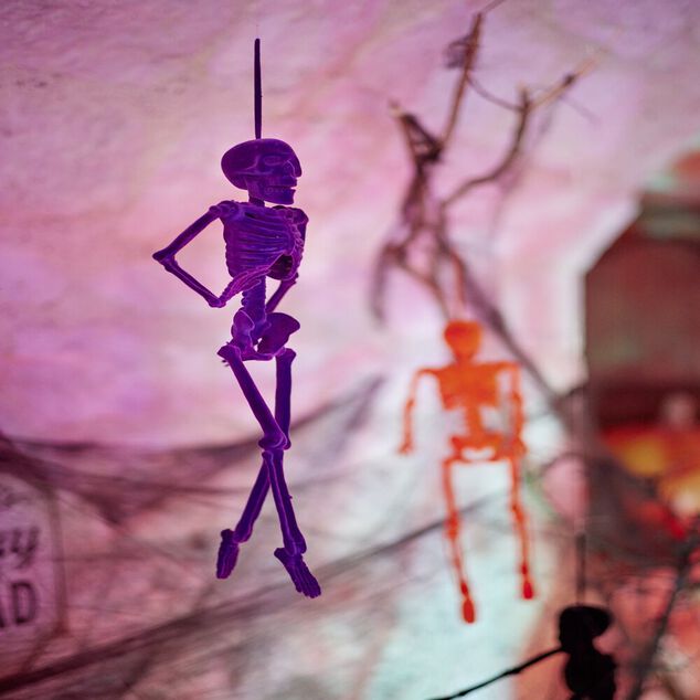Squelette &agrave; suspendre Halloween H40cm