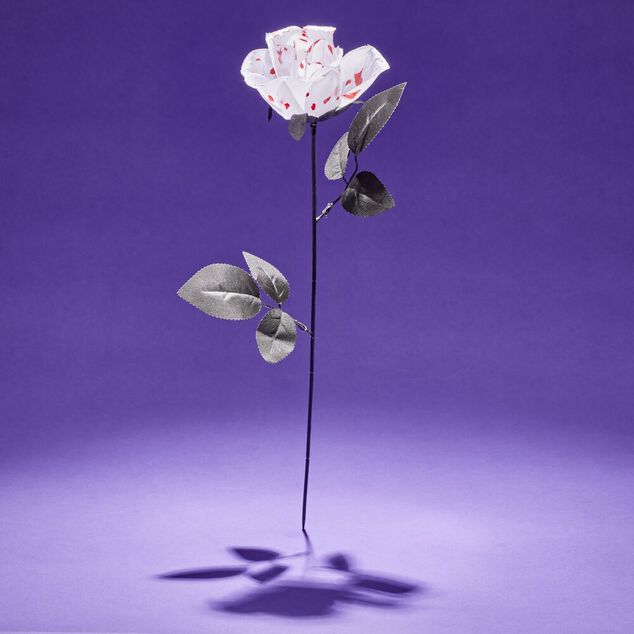 D&eacute;coration Halloween rose artificielle sanglante