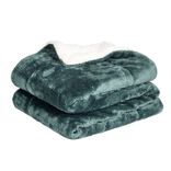 Plaid pilou pilou réversible vert et blanc 127x152cm