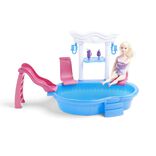 Poup&eacute;e Elly avec accessoires piscine