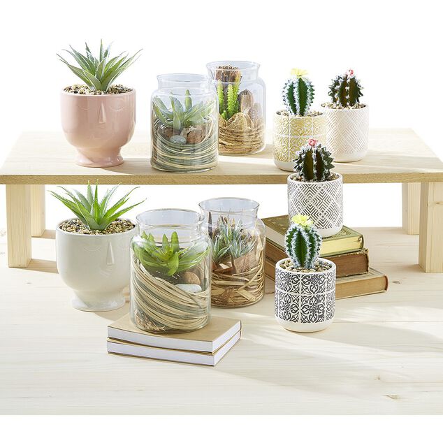 Plante artificielle en pot