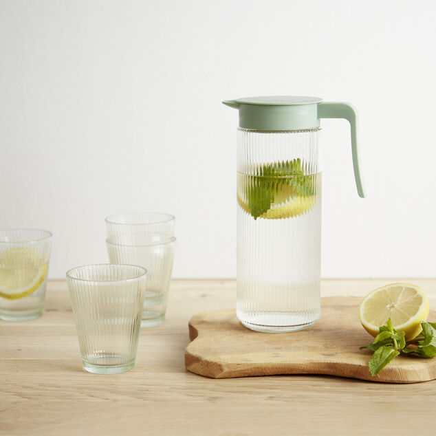 Pichet en verre et plastique vert avec 4 verres