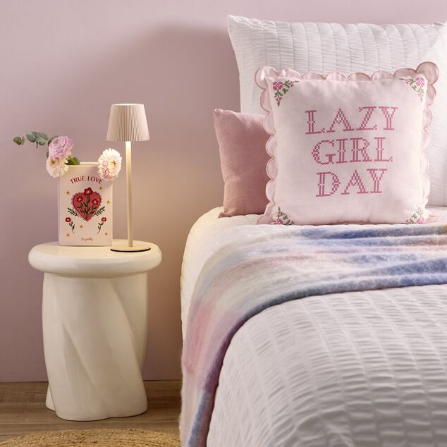 Bout de canap&eacute; rond Creamy laqu&eacute; &Oslash;33xH40cm (2 mod&egrave;les rose ou blanc)