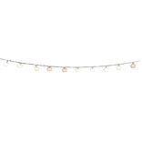 Guirlande solaire 10 boules m&eacute;tal ajour&eacute; rouge et beige L6,7M