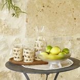 Saladier en verre stri&eacute; transparent avec pied &Oslash;26xH11,3cm