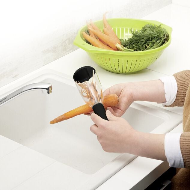 &Eacute;plucheur &agrave; l&eacute;gume avec r&eacute;servoir 3 types de lame